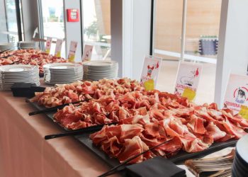 U Šibeniku otvoreni 11. Dani hrvatskog pršuta