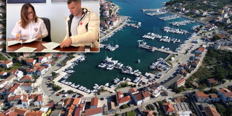 U prostorijama Lučke uprave Šibensko-kninske županije potpisan Ugovor o izvođenju radova na sanacija obalnog zida u luci Jezera