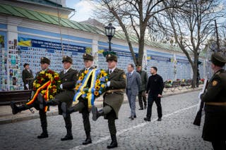 Ceremonija polaganja vijenaca u Kijevu