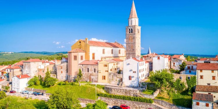 USKOK objavio detalje istrage u kojoj je uhićen i Mile Kekin: “Kupovali i preprodavali zemljišta sa starim kamenim kućama