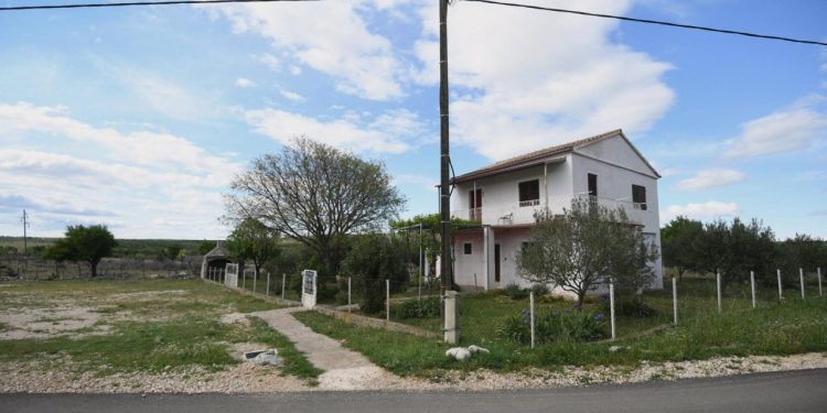 Ubio suprugu pa sebe, mještani u šoku: “On se nakon Oluje vratio u Lepure. Živjeli su mirno. Nikad nisu privlačili pažnju”