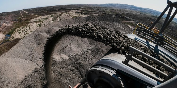 Ugljen je i dalje ključan za Indiju unatoč snažnom rastu obnovljivih izvora energije