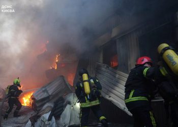 Ukrajina tuguje 19 mrtvih u Kryvyi Rih, dok su ruski raketni štrajkovi pogodili Kijev