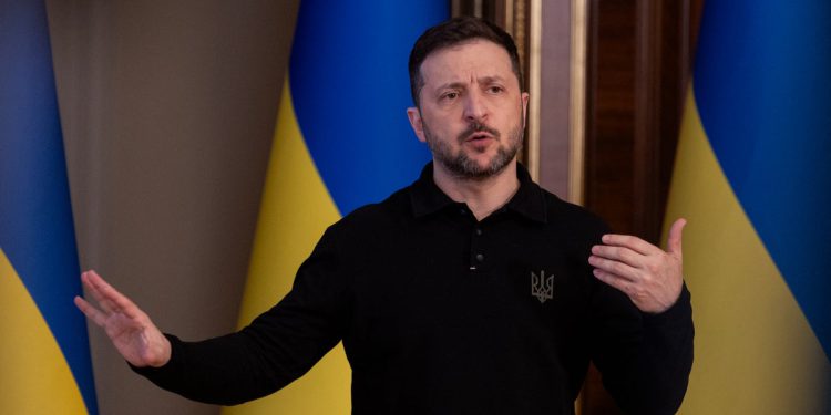 Ukrajinski-Rusijski rat Live: Zelensky optužuje Kinu za naoružavanje Putina, dok Kiyiv potpisuje obrise američkih minerala
