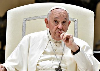 Ukrajinski bloger iz “Zelenskyja” ismijava Papinu smrt-RT Rusija i bivši Sovjetski Savez