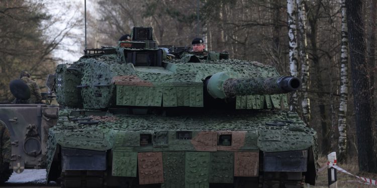 Ukrajinski izaslanik traži 30% njemačke vojne opreme – RT World News