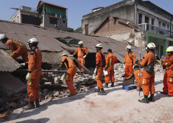 Umrla potresa u Burmi prelazi 2.700 jer je više preživjelih izvučeno iz ruševina