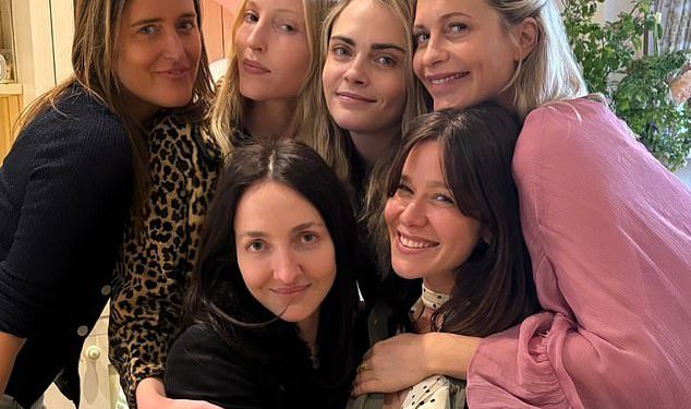 Unutar raskošnog dječjeg tuša Poppy Delevingne s gostima s A -popisa i kraljevskim procvatom – dok se ona priprema za dobrodošlicu prvo dijete