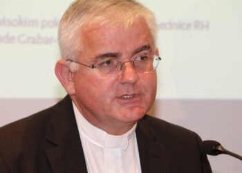 Uzinićeve dirljive riječi o papi Franju: ‘Pomogao mi je biti onakav biskup kakav sam želio biti’