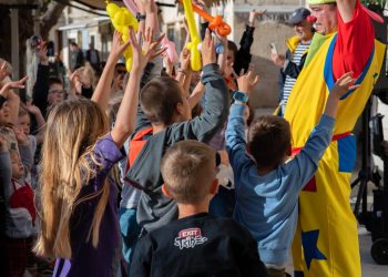 VIS OTOK DJECE Festival Kalanko u Komiži