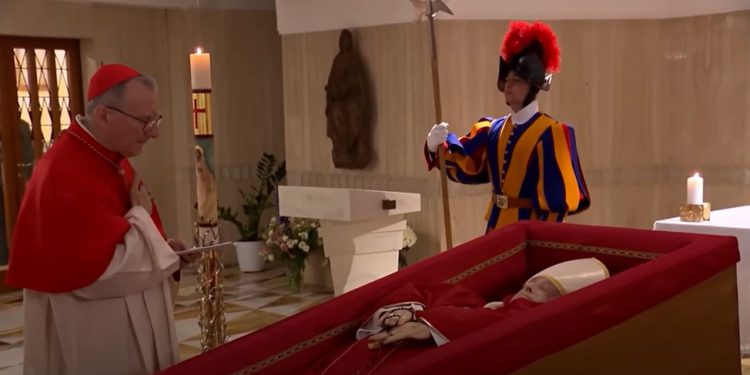 Vatikan objavio prvu snimku pape Franje nakon smrti: Poznat i datum sprovoda