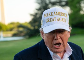 Većina Amerikanaca vjeruje da su Trumpove prijetnje nad Kanadom, deportiranje građana i treći mandat, ali ne odobravaju, anketa otkriva