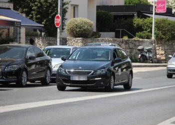 Velik broj stranih radnika kreće s taksiranjem: ‘Siguran sam da 60 posto taksi vozila u Dubrovniku posluje nezakonito!’
