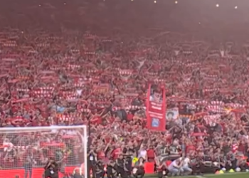 Video Liverpool, zabava za premijeru: Zbor obožavatelja je goosebumps