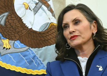 Vlada Michigana Gretchen Whitmer Bucks Demokrati odgovaraju na Trumpove tarife