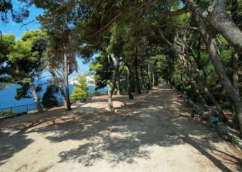 Vozači parkiraju na potezu Parka Gradac, a to ozbiljno otežava radove