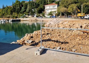 Vratite nam spust za barke, ne uništavajte živi svijet u moru i dokažite da neće doći do velikih poplava!