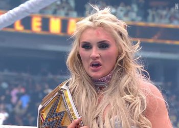 WWE Bombshell Tiffany Stratton pretrpi groznu ozljedu na WrestleMania nakon brutalnog meča s Charlotte Flair
