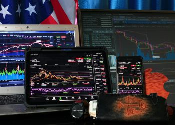 Wall Street blago pao, europske burze porasle