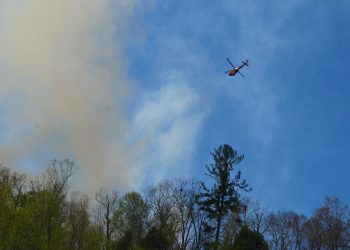 Wildfire raste na stotine hektara nakon što Sjeverna Karolina podigne zabranu zabrane