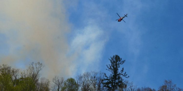 Wildfire raste na stotine hektara nakon što Sjeverna Karolina podigne zabranu zabrane