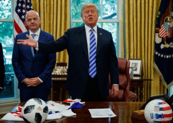 Wyden traži od službenika Trumpove administracije da preispitaju politike putovanja uoči Svjetskog kupa