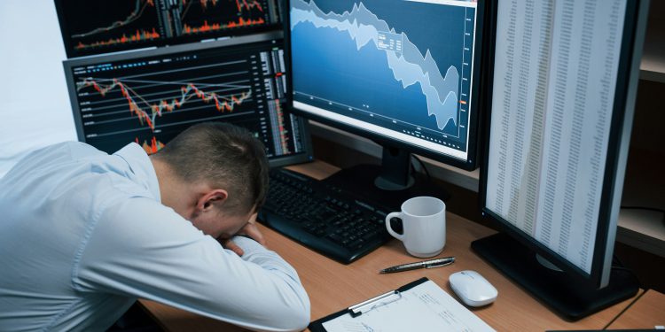 Xrp, sol olovo pad kao btc, zalihe klizaju u tarifnom brisanju