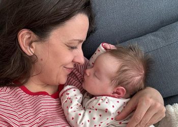 YouTube zvijezda gospođa Rachel (42) pozdravlja drugo dijete putem surogata i otkriva da ‘nije mogla nositi ovu trudnoću iz medicinskih razloga’