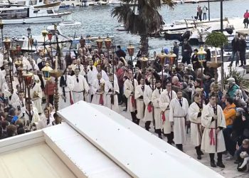 “ZA KRIŽEN” Procesija koja liječi duh, na Hvaru Veliki četvrtak čini još posebnijim!