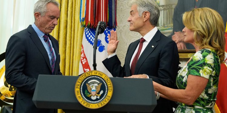 Zakletvu dr. Oza prekinuto je kad se mlada djevojka onesvijesti u ovalnom uredu