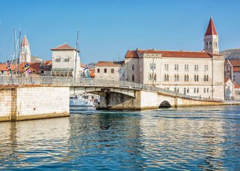 Zatvara se stari most u Trogiru, evo i zašto