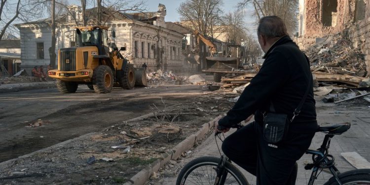 Zelensky požar Sumy Head nakon ruskog štrajka – RT Rusija i bivši Sovjetski Savez