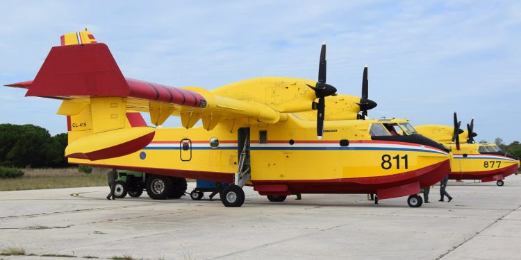 Zrakoplovno-tehnički centar predao još dva protupožarna zrakoplova HRZ-u