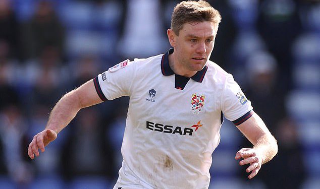 Zvijezda EFL-a zabranjena za 13 utakmica i novčano kažnjen 2.000 funti nakon što je priznala da je FA optužba za nedolično ponašanje zbog homofobične grickalice