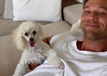 Zvijezda kod kuće i udaljenosti Lincoln Lewis ostavila je slomljenu srca nakon smrti voljenog člana obitelji