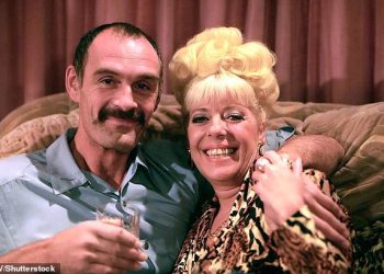 Zvijezda ulice Coronation tragično umire u dobi od 72 godine, jer je opustošena obitelj odaje počast ‘posebnom gospodinu’