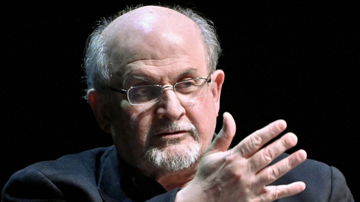 Salman Rushdie govori u Austriji u studenom 2019
