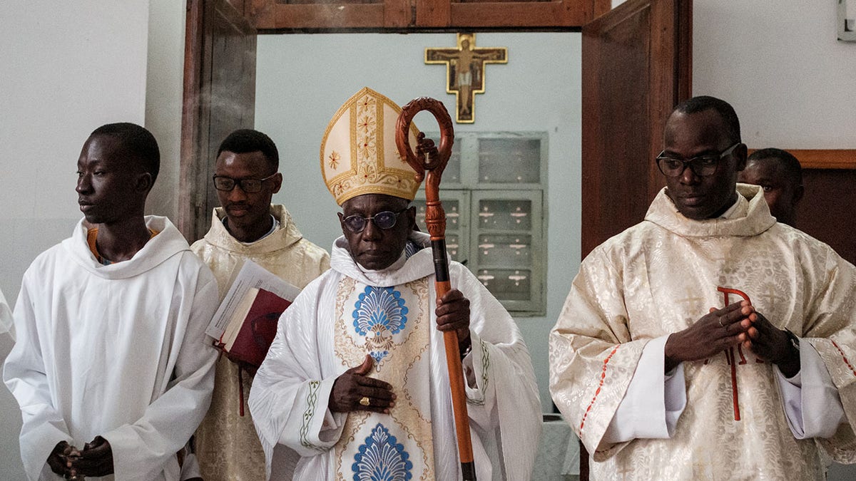 Kardinal Robert Sarah prisustvuje Gvinejskoj molitvenoj službi