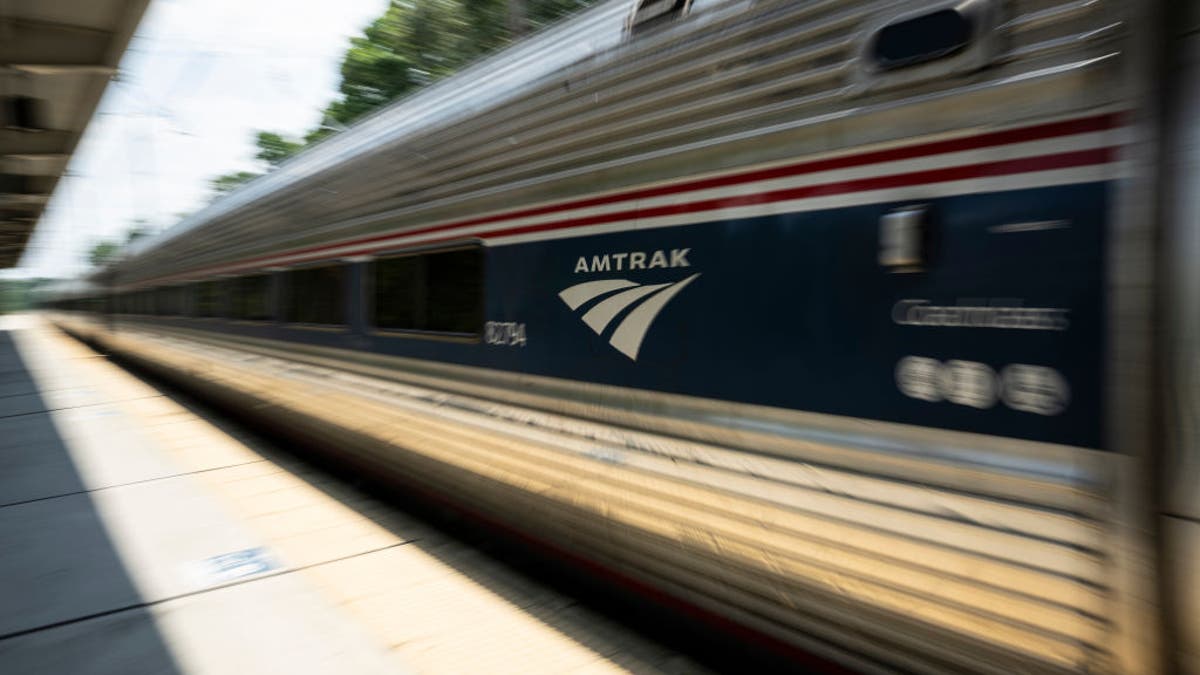 Amtrak vlak se kreće