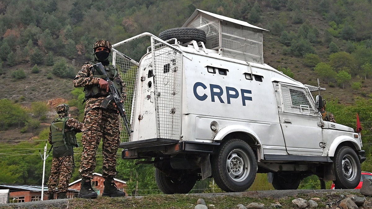 Paravojni vojnici u Indiji