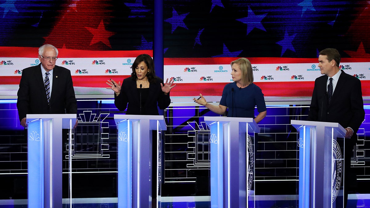 Senator Michael Bennet, Bernie Sanders, Kamala Harris i Kirsten Gillibrand na demokratskoj predsjedničkoj raspravi 2019. godine