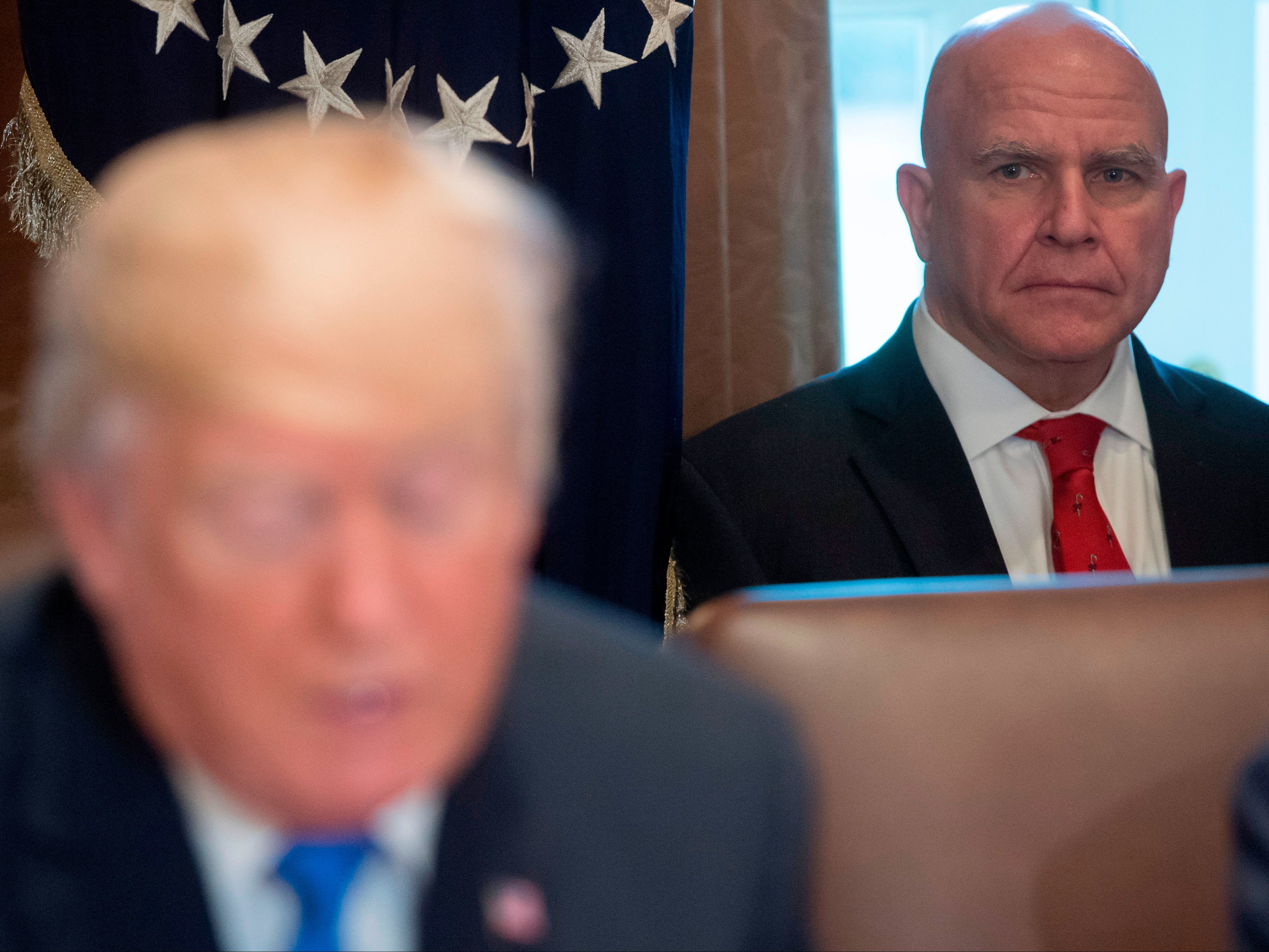 Savjetnik za nacionalnu sigurnost HR McMaster zajedno s američkim predsjednikom Donaldom Trumpom 2017. godine