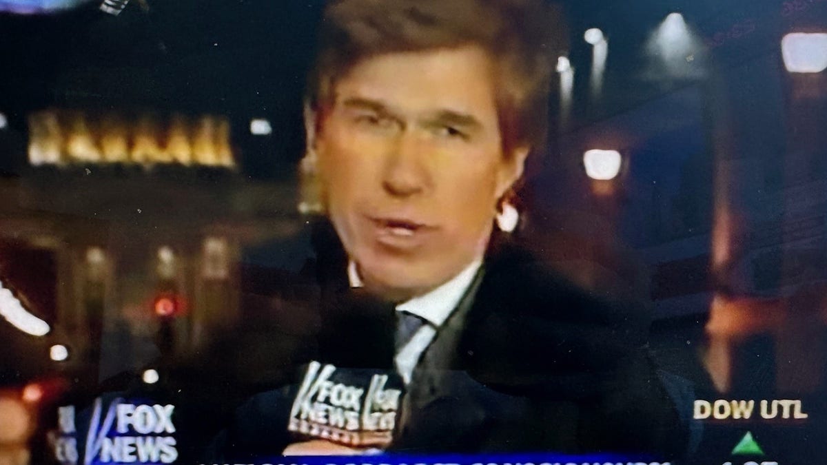 Dopisnik Fox News Greg Palkot izvještava o prolasku pape Ivana Pavla II u gradu Vatikan, travanj 2005