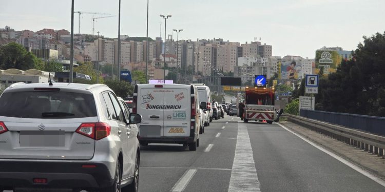 BRIGU NA VESELJE Pogledajte ovo ludilo na splitskim ulicama, svi žure na Poljud. Dogodio se lančani na Smokoviku…