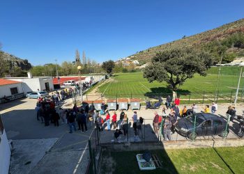 Zagužvalo na športskom centru Pricviće: Vrijedni volonteri ‘Žrvnja’ podijelili 1.000 sadnica žrnovske jabuke