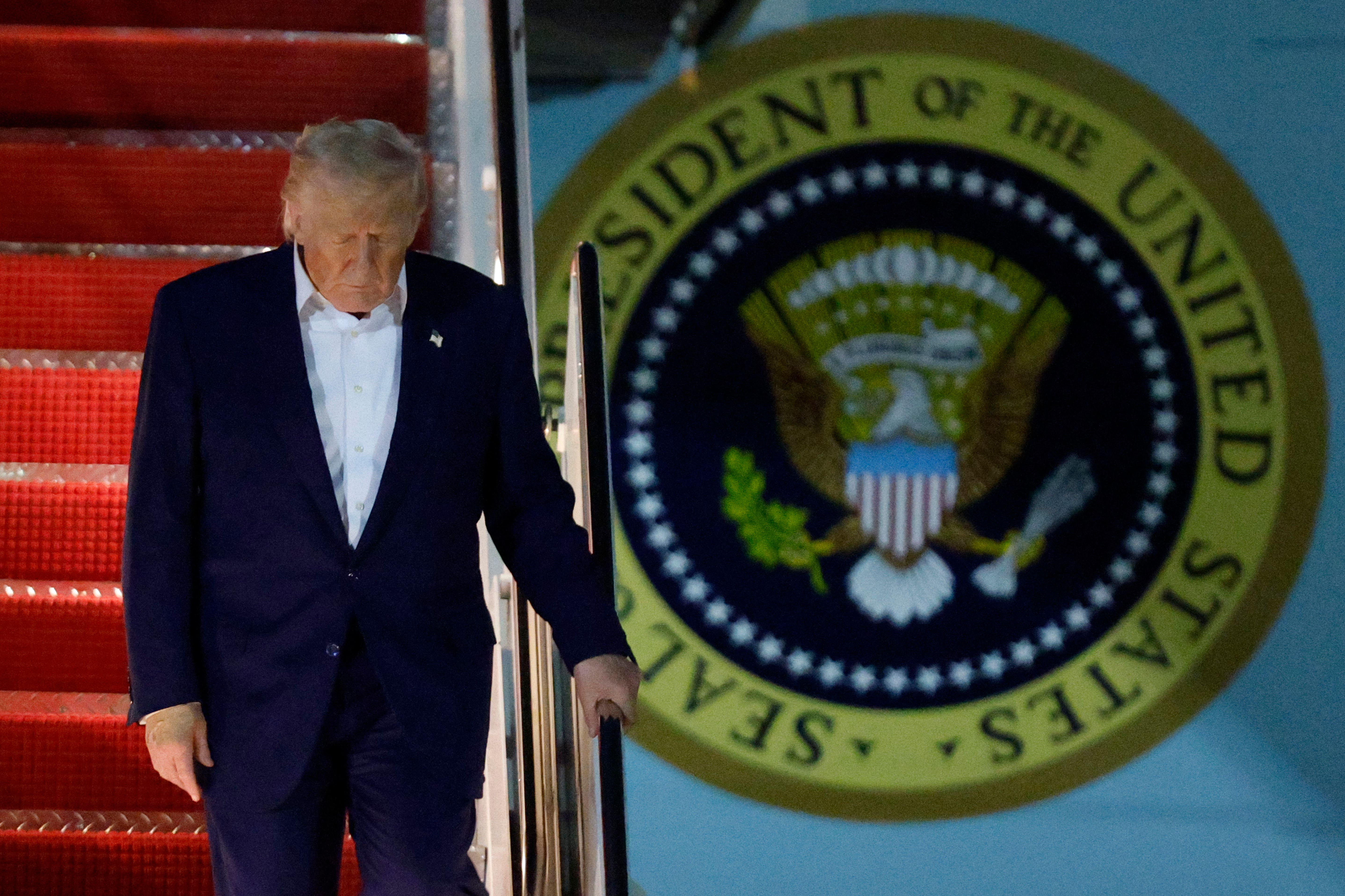 Donald Trump rekao je da će u ponedjeljak razgovarati s Vladimirom Putinom o završetku rata u Ukrajini