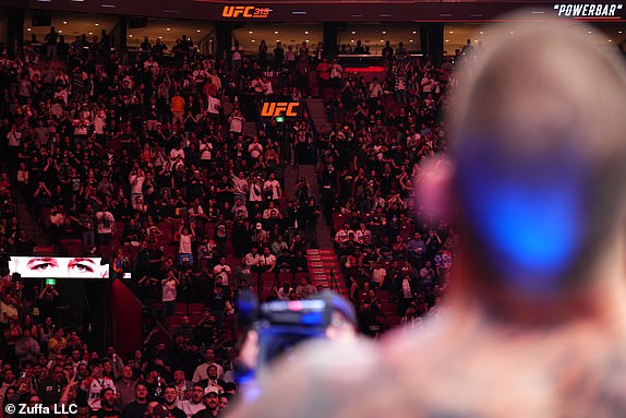 MONTREAL, QUEBEC - 10. svibnja: Marc -Andre Barriault iz Kanade reagira nakon nokaut pobjede protiv Bruna Silve iz Brazila tijekom događaja UFC 315 u Bell Centru 10. svibnja 2025. u Montrealu, Quebec. (Foto Chris Unger/Zuffa LLC)