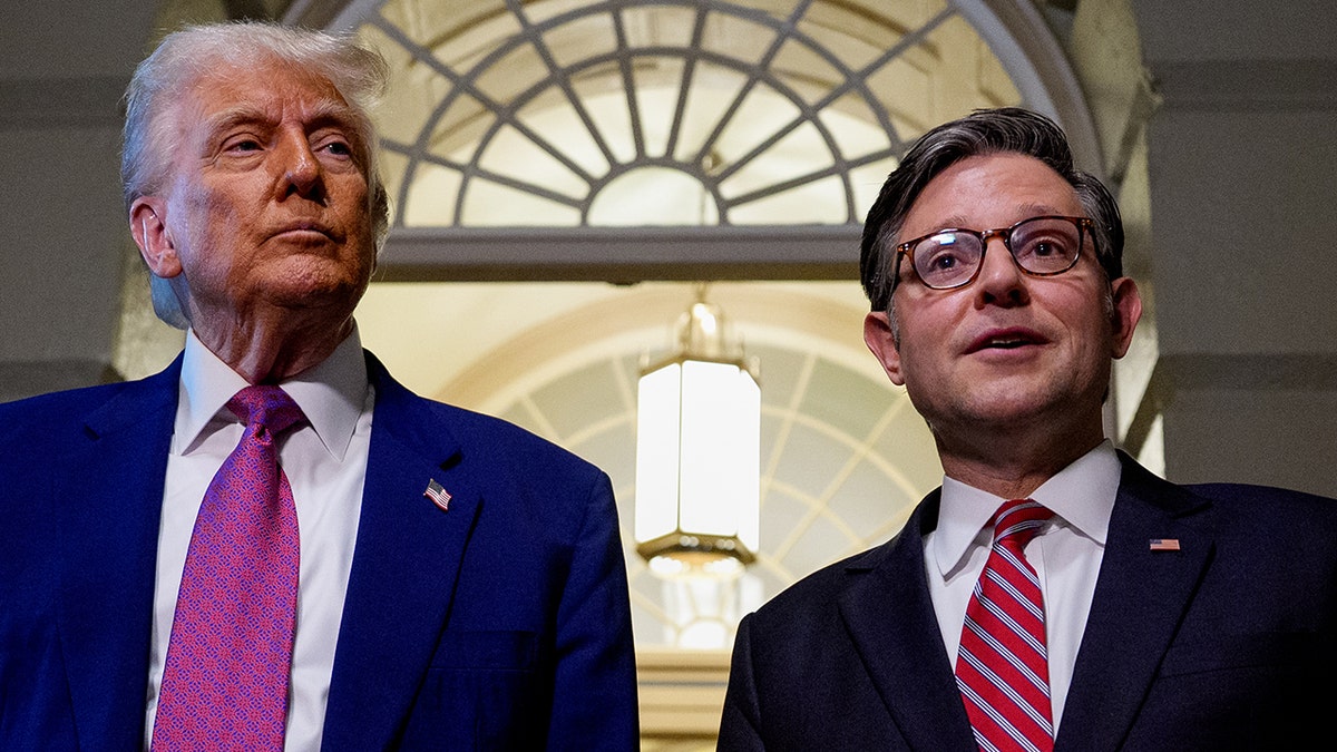 Trump s govornikom Mikeom Johnsonom