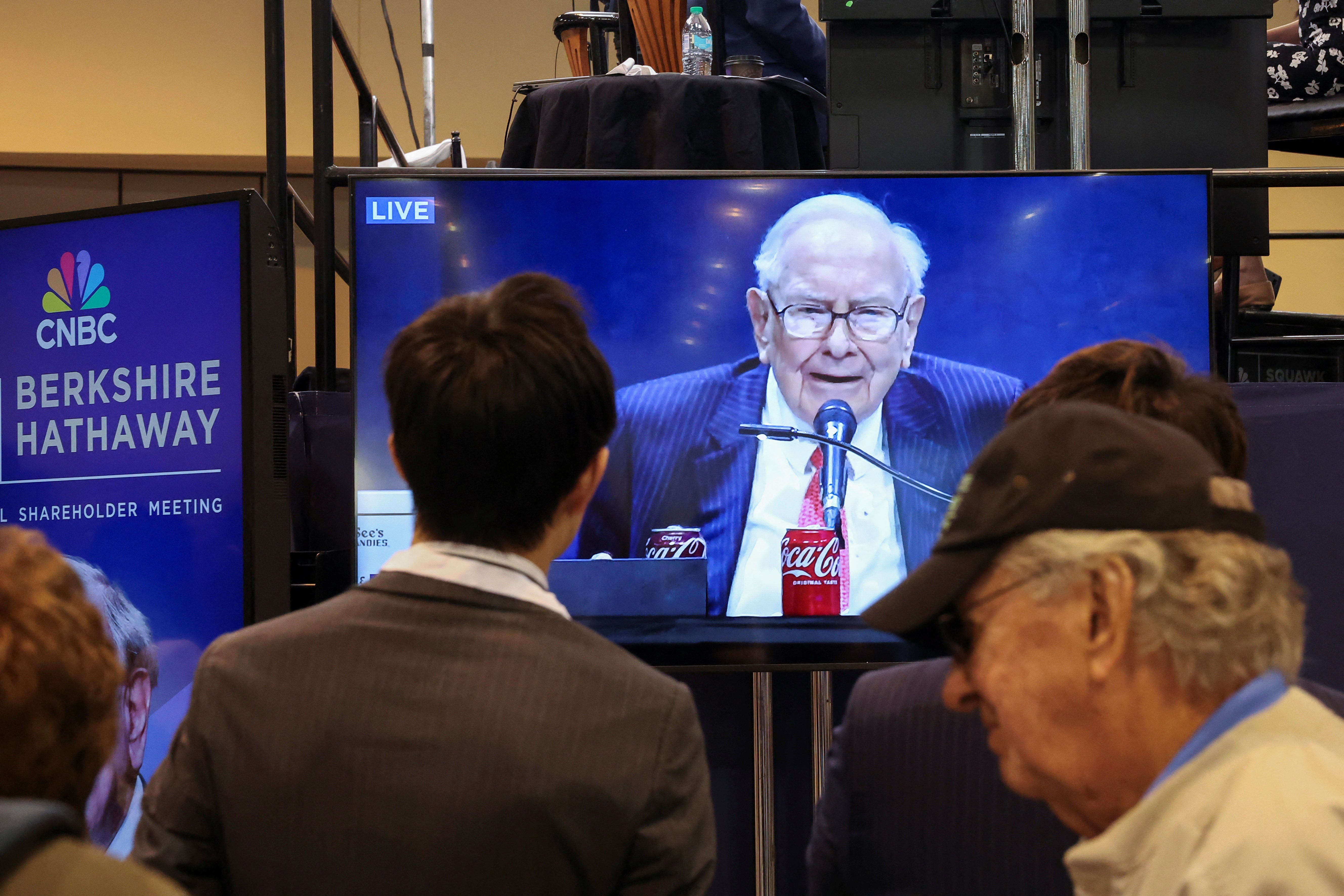 Unatoč zavjetu da se nikad neće povući, 94-godišnji milijarder šokirao je ulagače nakon što je na kraju godine odstupio kao izvršni direktor Berkshire Hathaway