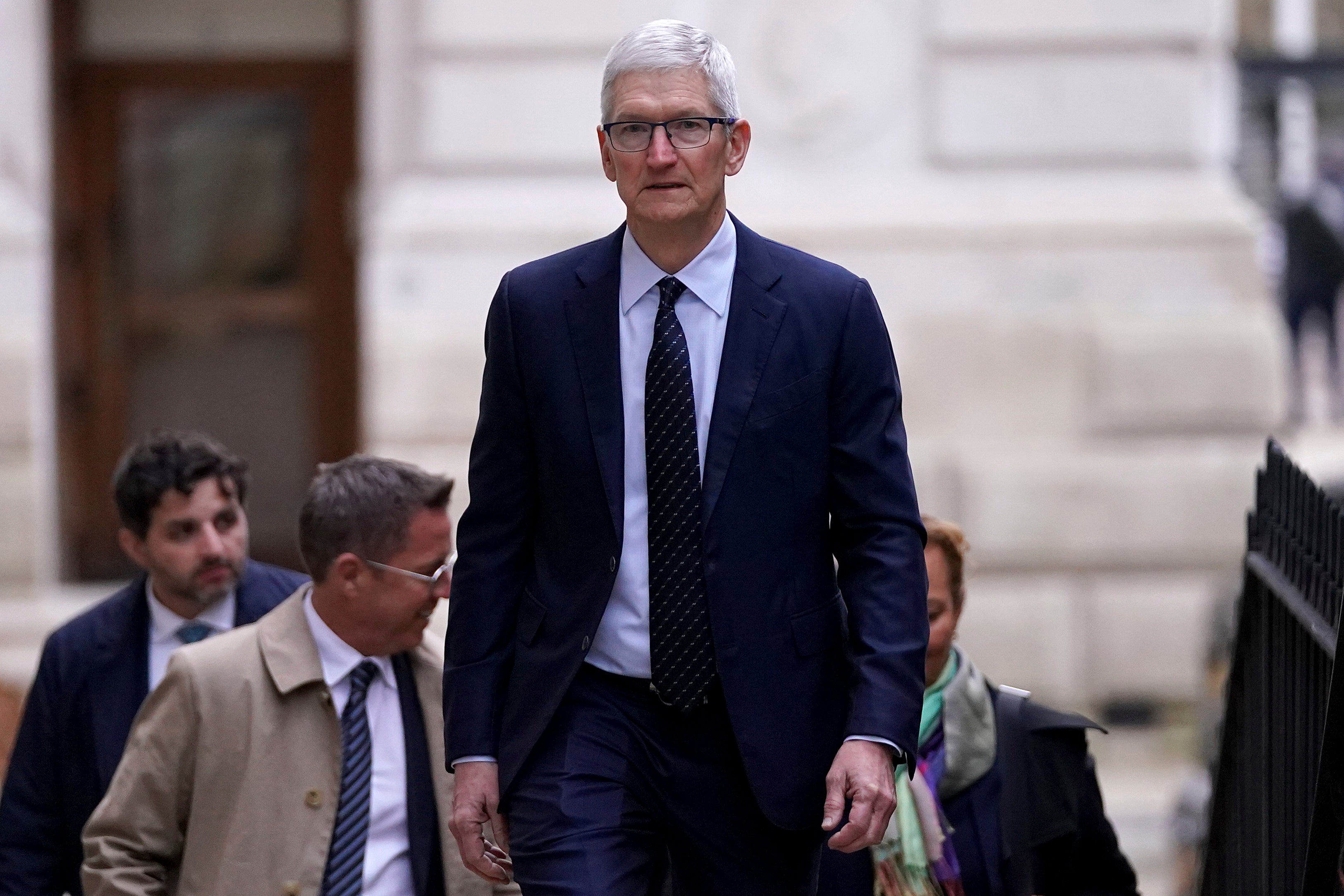 Izvršni direktor Applea Tim Cook rekao je da će više američkih iPhonea sada doći iz Indije